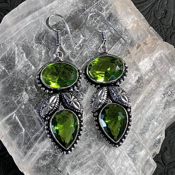 Green Peridot Fairycore Witchy Earrings Stone Crystal Jewelry - Picture 1 of 6